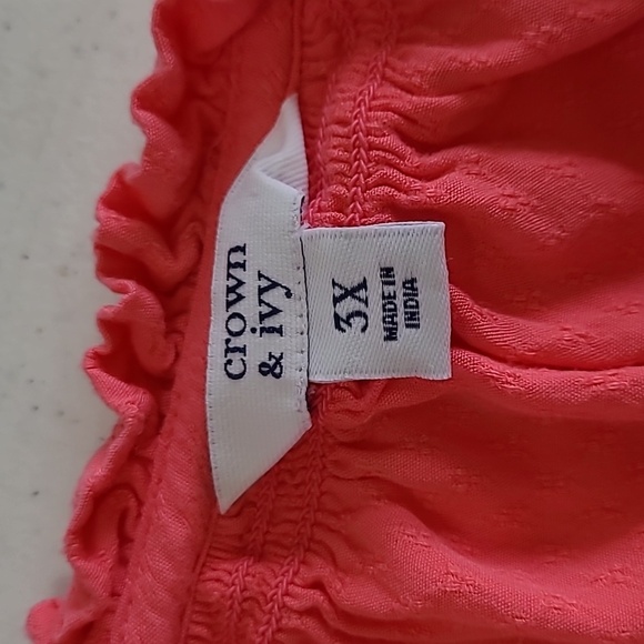 Crown & Ivy Coral V-neck Textured Blouse size 3X - Picture 3 of 7